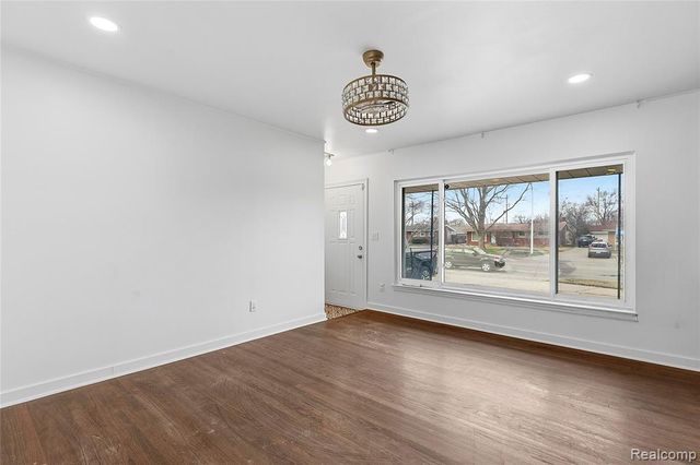 1575 W 13 Mile Road, Madison Heights, MI 48071