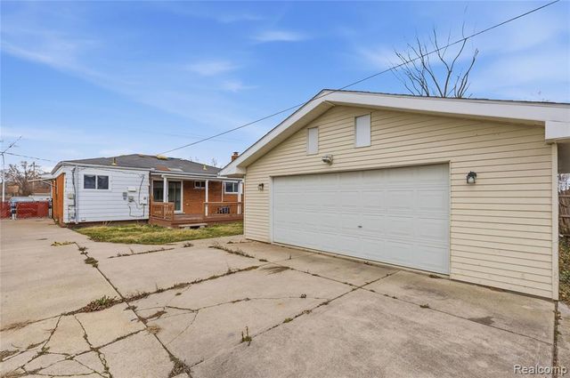 1575 W 13 Mile Road, Madison Heights, MI 48071