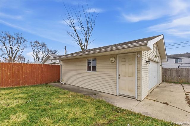 1575 W 13 Mile Road, Madison Heights, MI 48071