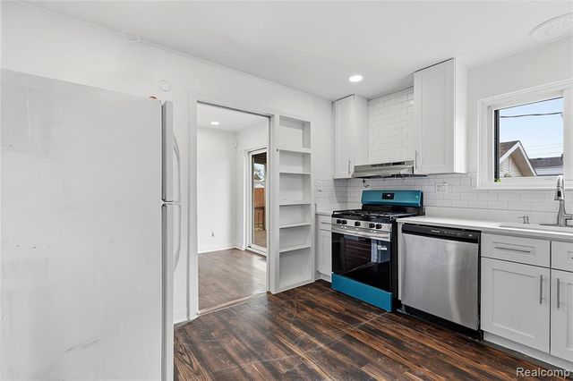 1575 W 13 Mile Road, Madison Heights, MI 48071