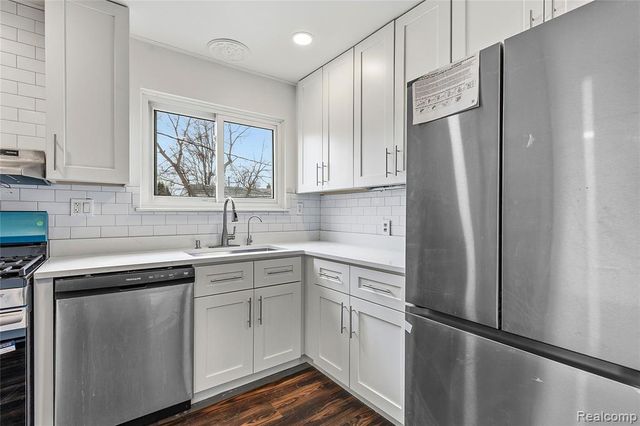 1575 W 13 Mile Road, Madison Heights, MI 48071