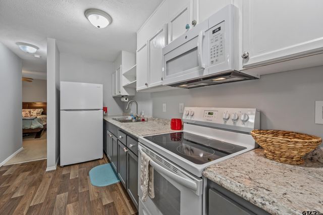 13545 Flagstaff Drive, Tyler, TX 75707
