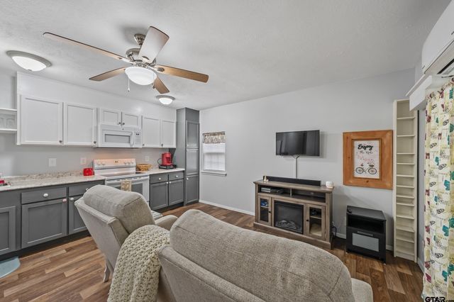 13545 Flagstaff Drive, Tyler, TX 75707