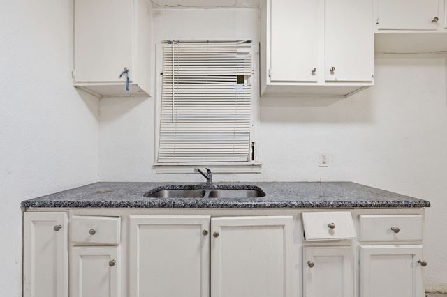 3408 S Hughes Avenue, Fort Worth, TX 76119