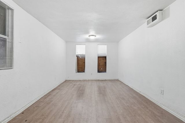 3408 S Hughes Avenue, Fort Worth, TX 76119