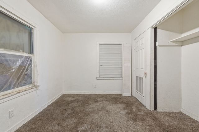 3408 S Hughes Avenue, Fort Worth, TX 76119