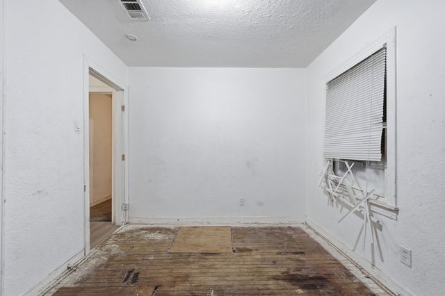 3408 S Hughes Avenue, Fort Worth, TX 76119