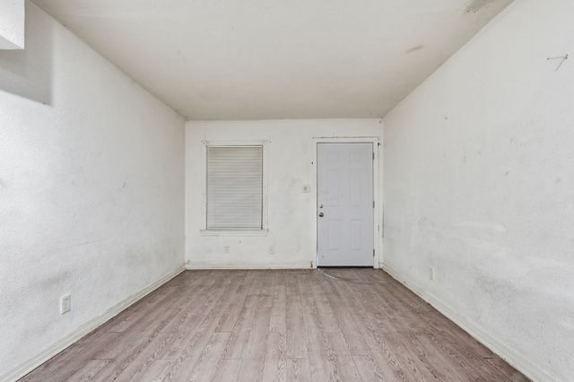 3408 S Hughes Avenue, Fort Worth, TX 76119