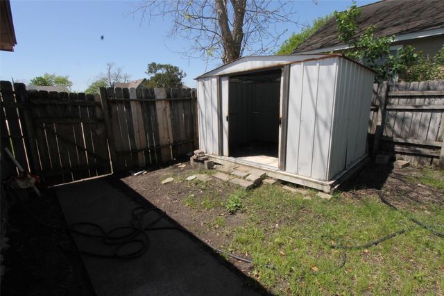 119 Brownell Street S, La Porte, TX 77571