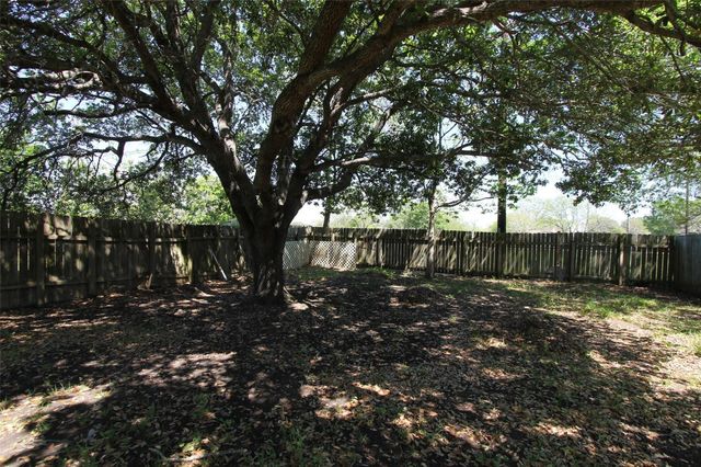 119 Brownell Street S, La Porte, TX 77571