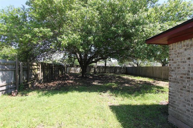 119 Brownell Street S, La Porte, TX 77571