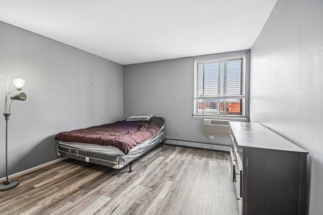 9740 S Pulaski Road 306, Oak Lawn, IL 60453