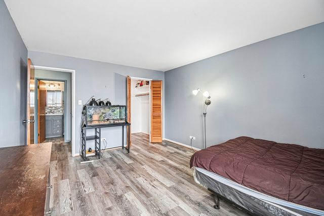 9740 S Pulaski Road 306, Oak Lawn, IL 60453