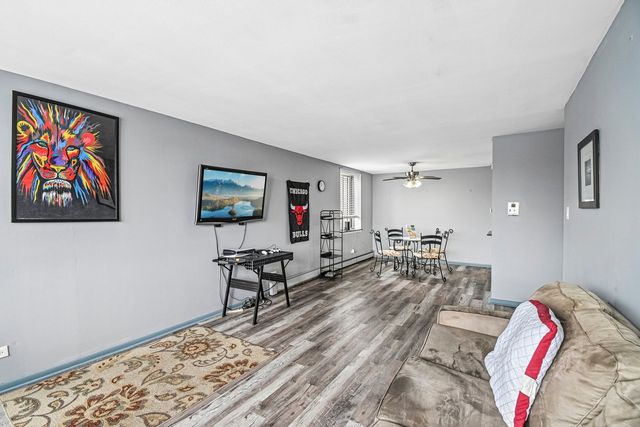 9740 S Pulaski Road 306, Oak Lawn, IL 60453