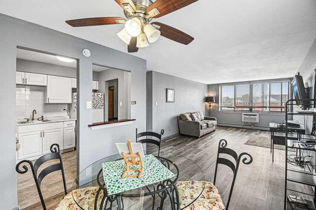 9740 S Pulaski Road 306, Oak Lawn, IL 60453