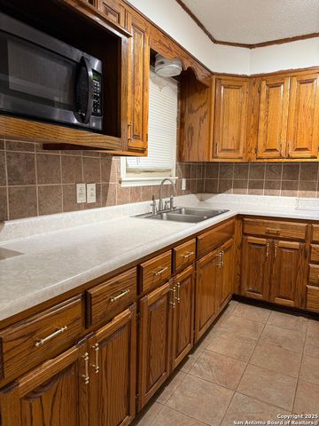 343 W Palfrey, San Antonio, TX 78223