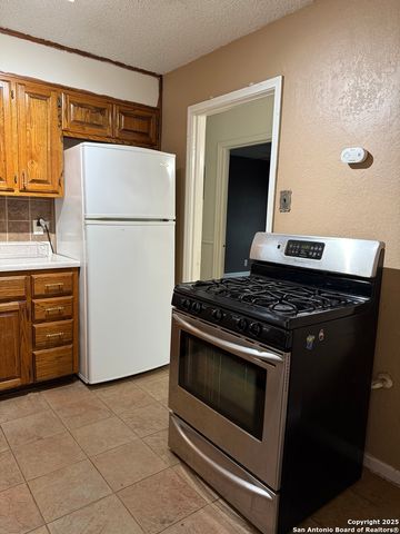 343 W Palfrey, San Antonio, TX 78223