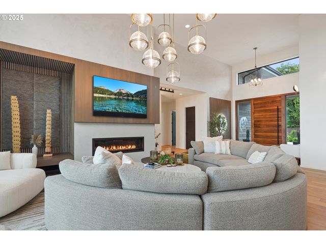 11011 Se EVERGREEN Hwy, Vancouver, WA 98664