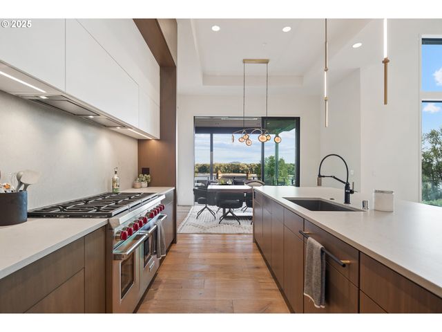 11011 Se EVERGREEN Hwy, Vancouver, WA 98664