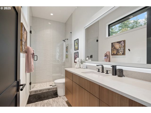 11011 Se EVERGREEN Hwy, Vancouver, WA 98664