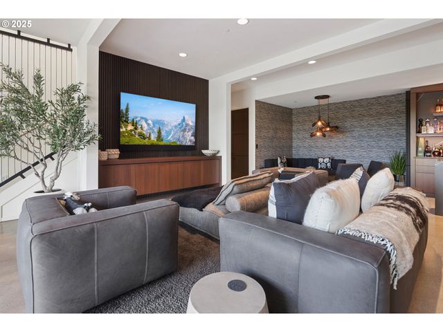 11011 Se EVERGREEN Hwy, Vancouver, WA 98664