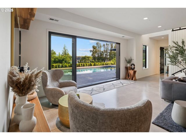 11011 Se EVERGREEN Hwy, Vancouver, WA 98664