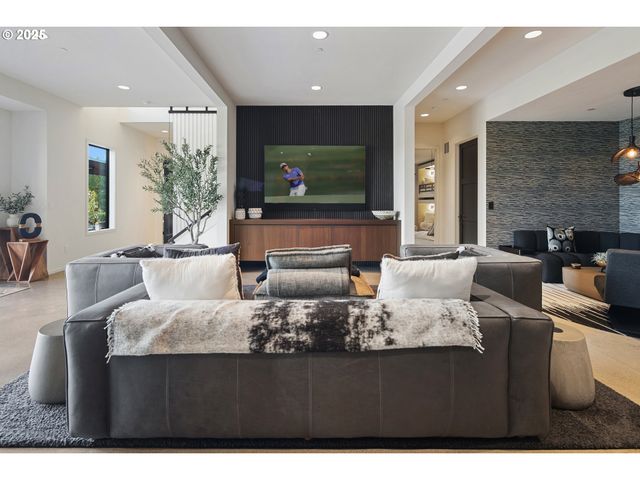 11011 Se EVERGREEN Hwy, Vancouver, WA 98664