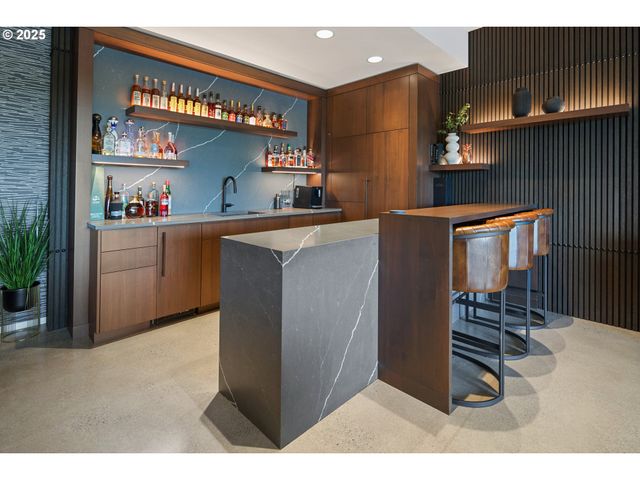 11011 Se EVERGREEN Hwy, Vancouver, WA 98664