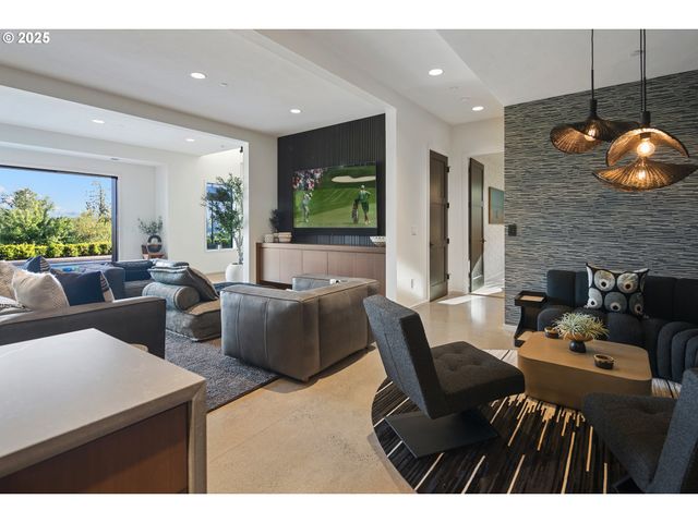 11011 Se EVERGREEN Hwy, Vancouver, WA 98664