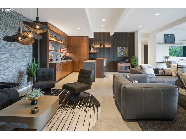 11011 Se EVERGREEN Hwy, Vancouver, WA 98664