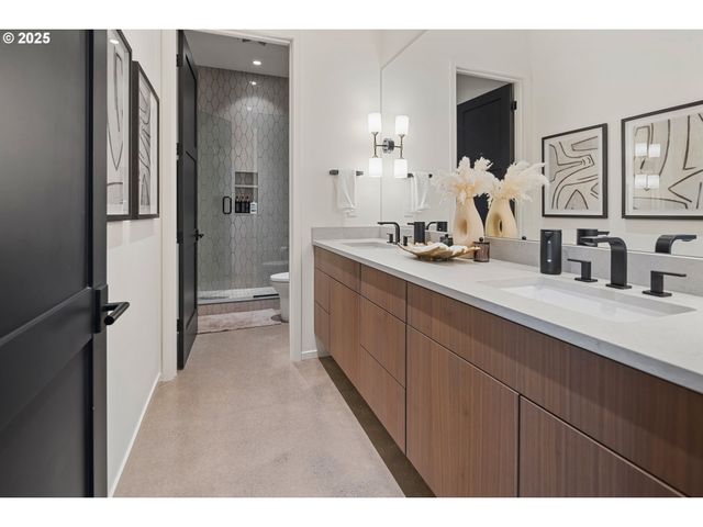 11011 Se EVERGREEN Hwy, Vancouver, WA 98664