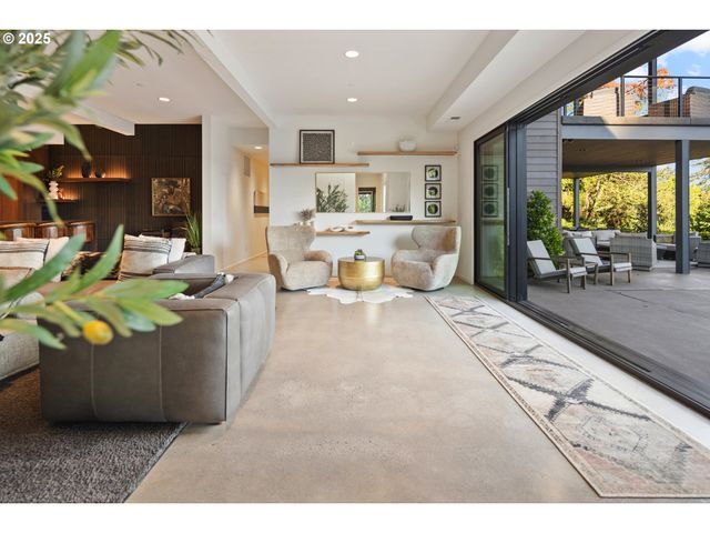 11011 Se EVERGREEN Hwy, Vancouver, WA 98664