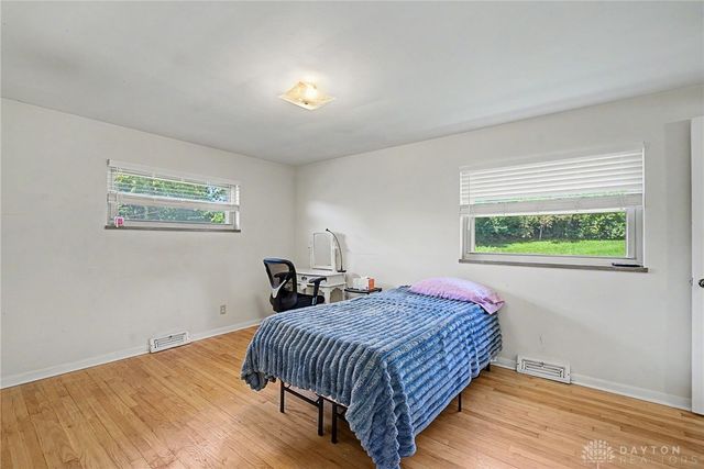 617 Stoneybrook Drive, Dayton, OH 45429
