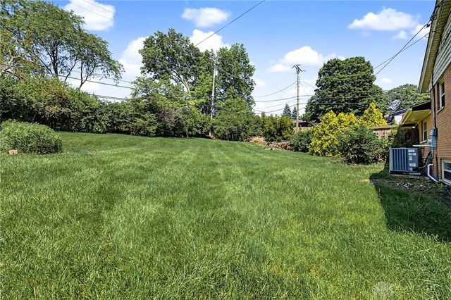 617 Stoneybrook Drive, Dayton, OH 45429