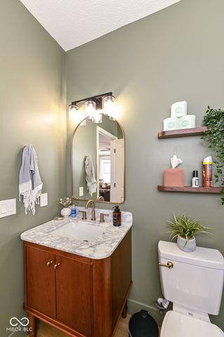 4693 W Chert Drive, New Palestine, IN 46163