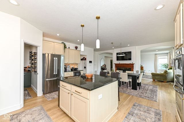 4693 W Chert Drive, New Palestine, IN 46163