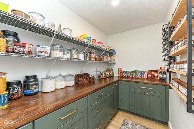 4693 W Chert Drive, New Palestine, IN 46163