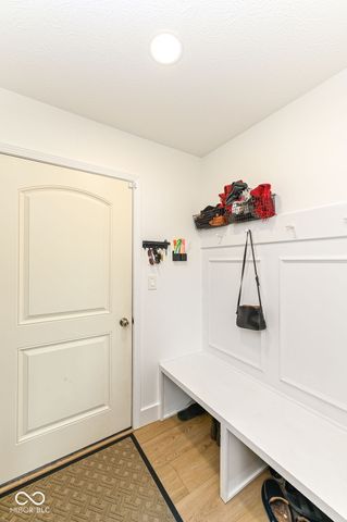 4693 W Chert Drive, New Palestine, IN 46163
