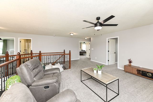 4693 W Chert Drive, New Palestine, IN 46163