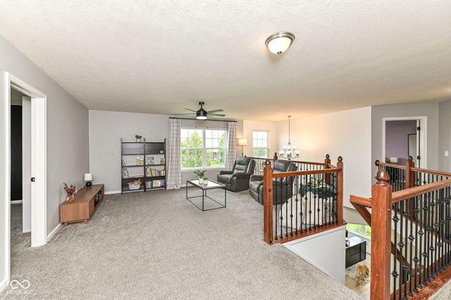 4693 W Chert Drive, New Palestine, IN 46163