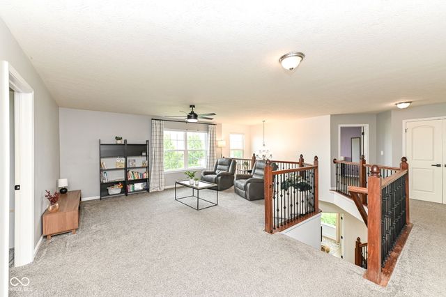 4693 W Chert Drive, New Palestine, IN 46163