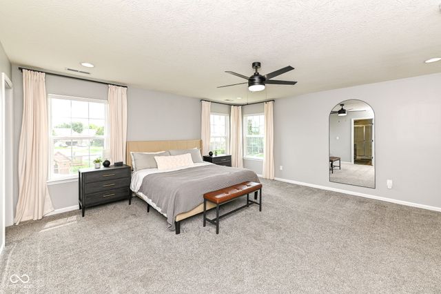 4693 W Chert Drive, New Palestine, IN 46163