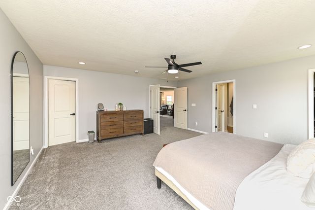 4693 W Chert Drive, New Palestine, IN 46163