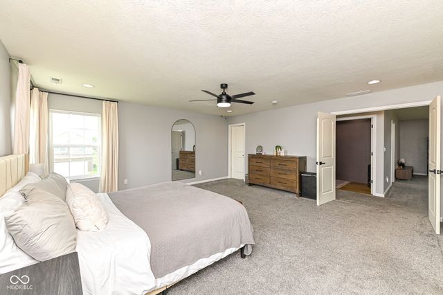 4693 W Chert Drive, New Palestine, IN 46163
