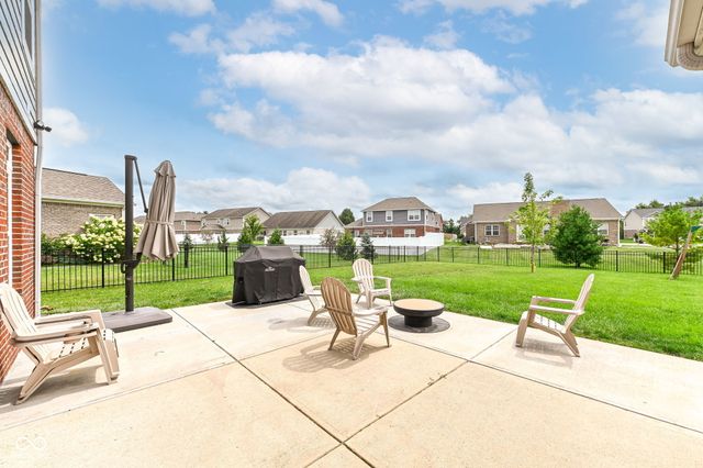 4693 W Chert Drive, New Palestine, IN 46163