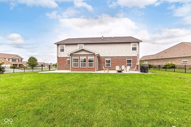 4693 W Chert Drive, New Palestine, IN 46163