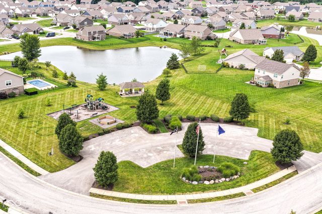 4693 W Chert Drive, New Palestine, IN 46163