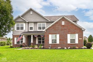 4693 W Chert Drive, New Palestine, IN 46163