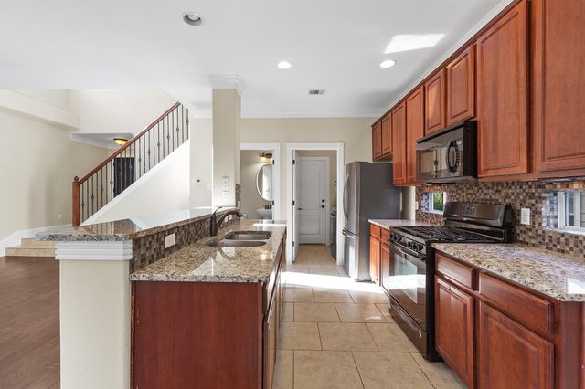 6715 Windrift Way WAY 27, Austin, TX 78745
