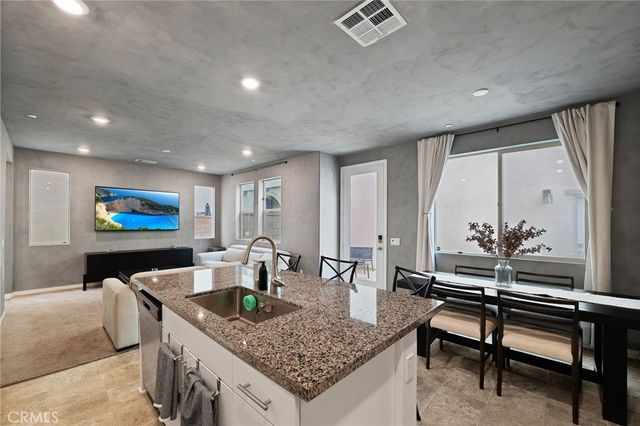 16667 Snowdrop 2, Fontana, CA 92336